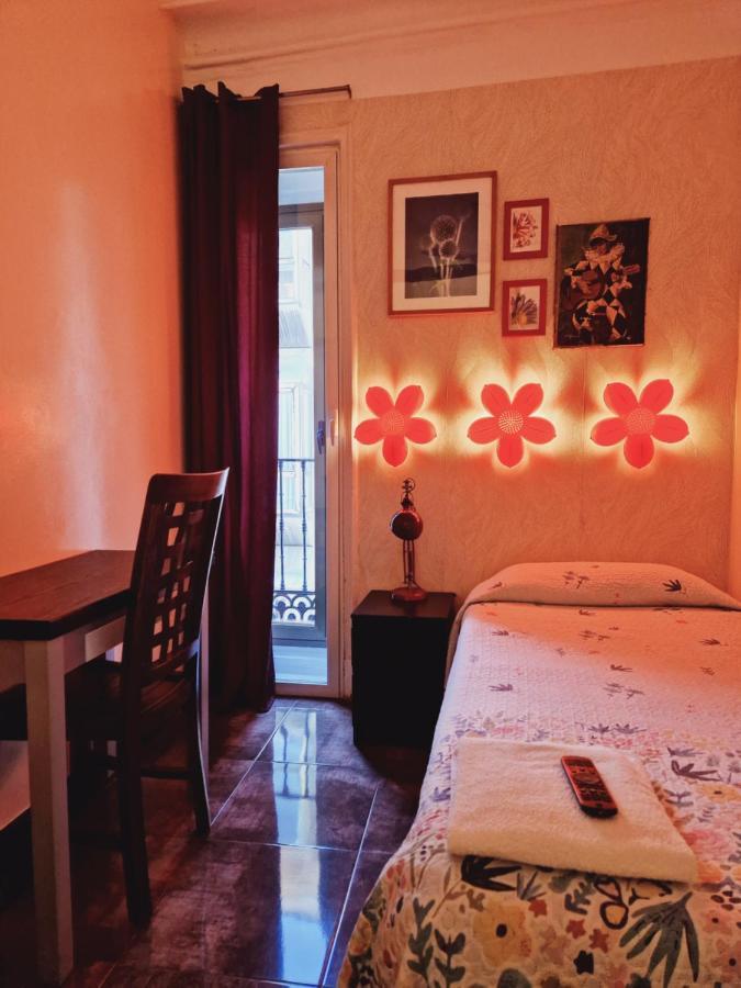 Casa De Huespedes Dolce Vita มาดริด ภายนอก รูปภาพ