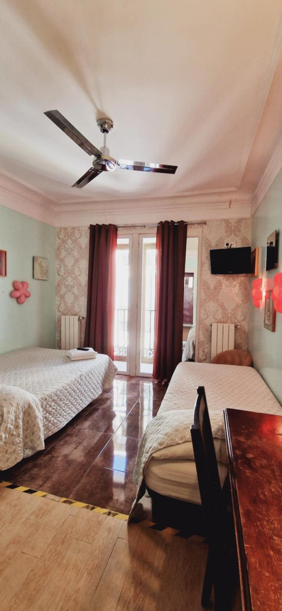 Casa De Huespedes Dolce Vita มาดริด ภายนอก รูปภาพ