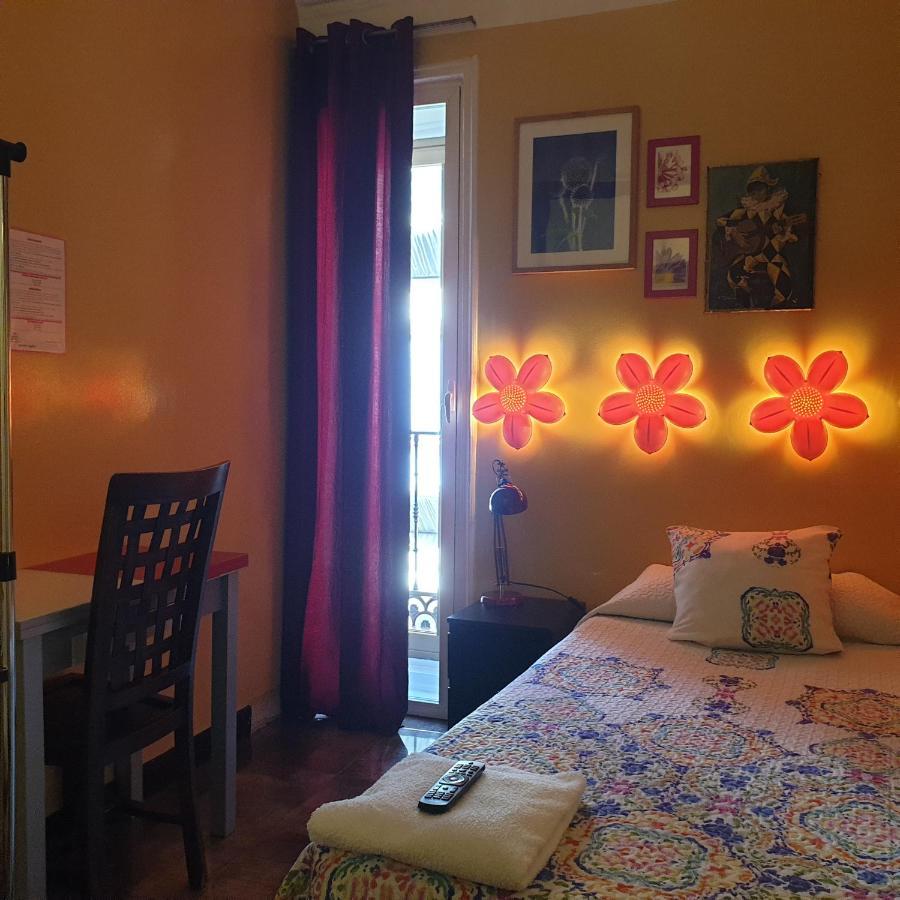 Casa De Huespedes Dolce Vita มาดริด ภายนอก รูปภาพ